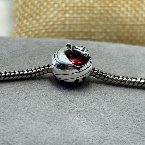 Sterling silver poison apple Snow White dwarfs red heart eyes charm bead - Picture 4 of 7